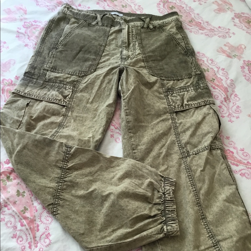 Urban Outfitters Cargo pants size 4